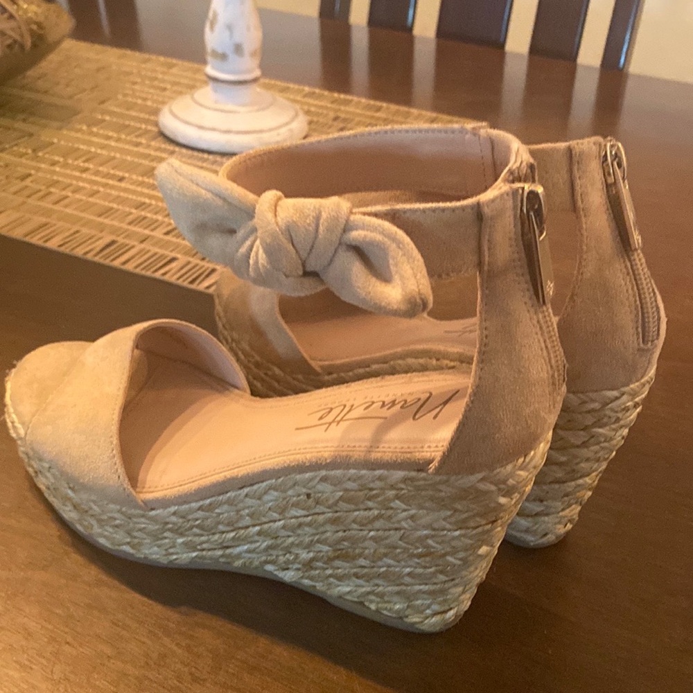 Women’s wedged heel- crème suede with cute ankle tie/heel zipper- size 7 new
